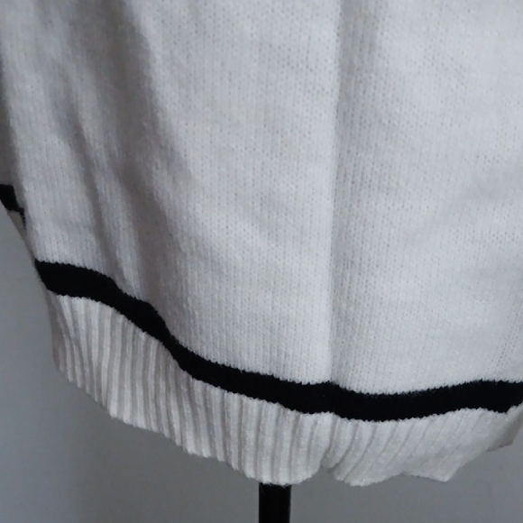 White and Black Turtleneck Sweater - Picture 5 of 7